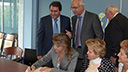 María Dolores de Cospedal visita el centro geronto...
