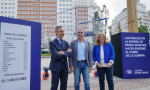 Elías Bendodo, Juan Bravo e Inmaculada Sanz en la Plaza de España
