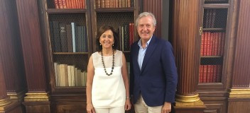 Emilio Del Río se reúne con la directora de la Biblioteca Nacional