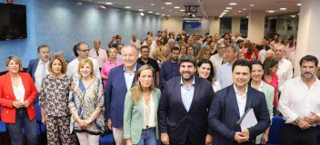 Carmen Navarro y Fernando López Miras en la Junta Directiva del PP de la Región de Murcia