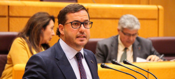 Agustín Almodobar durante su intervención Agustín Almodobar durante su intervención