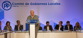 Javier Arenas en el Comité de Gobiernos Locales del PP