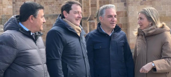Elías Bendodo, Alfonso Fernández Mañueco y Alicia García en Ávila Elías Bendodo, Alfonso Fernández Mañueco y Alicia García en Ávila