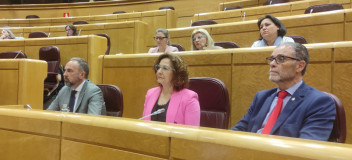  Bienvenido de  Arriba, Carmen Riolobos y Vicente Tejedo en el Senado