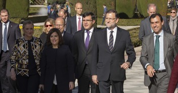 Mariano Rajoy con Cristina Cifuentes, Soraya Sáenz de Santamaría y Fernando Martínez-Maillo durante la presentación de la candidatura de Madrid