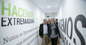 María Dolores de Cospedal con José Antonio Monago en la sede del PP de Extremadura 