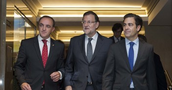 Mariano Rajoy firma un acuerdo con UPN para ir juntos a las elecciones generales