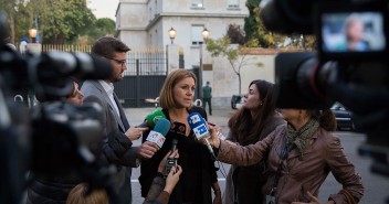 Mª Dolores de Cospedal acude a la Embajada de Francia en Madrid