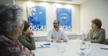 Javier Maroto se reúne con la confederación de Federaciones y Asociaciones de Viudas Hispania