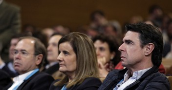 Soria y Fátima Bañez en la Convención Nacional 