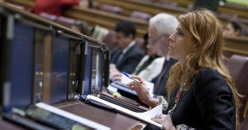 Julieta de Micheo durante el Debate Sobre el Estado de la Nación 