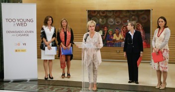 Carmen Quintanilla en la inauguración de la exposición. Fuente: Congreso