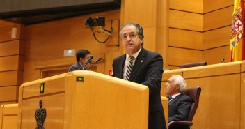 El senador popular Antonio Alarcó