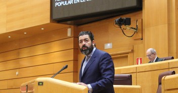 Alberto Gutierrez durante la moción del GPP para solicitar la inclusión de la Semana Santa 