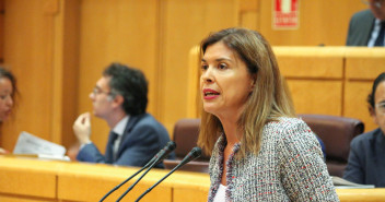 La senadora popular Clara San Damián durante su intervención
