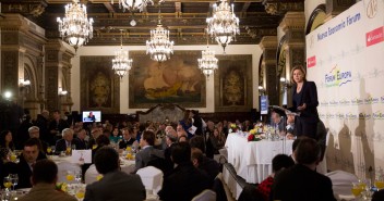 Mª Dolores de Cospedal presenta  Juan Ignacio Zoido en los Desayunos Nueva Economía