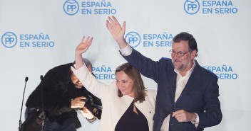 Mariano Rajoy en el balcón de Génova