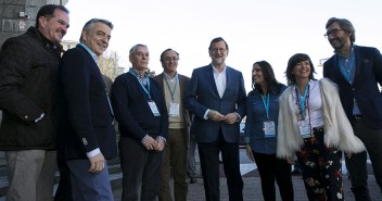 Mariano Rajoy junto a Alfonso Alonso, Beatriz Jurado y miembros del PP Vasco