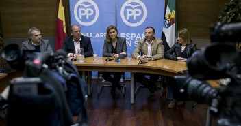 María Dolores de Cospedal preside la Junta Directiva del PP de Extremadura