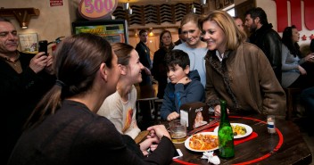 Mª Dolores Cospedal participa en un acto con afiliados