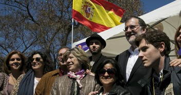 Mariano Rajoy con miembros de Societat Civil Catalana