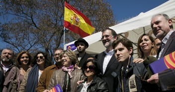 Mariano Rajoy con miembros de Societat Civil Catalana