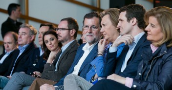 Mariano Rajoy junto a los Vicesecretarios Generales y la Presidenta del PP de Aragón, Luisa Fernanda Rudi