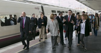 Mariano Rajoy y María Dolores de Cospedal con isabel Bonig a su llegada a Alicante