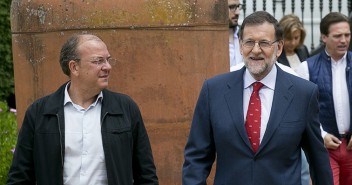 Mariano Rajoy con José Antonio Monago en Badajoz