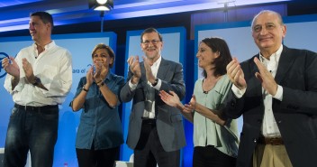 Xavier García Albiol, María Dolores de Cospedal, Mariano Rajoy, Andrea Levy y Jorge Fernández Díaz en la presentación del programa electoral en Barcelona