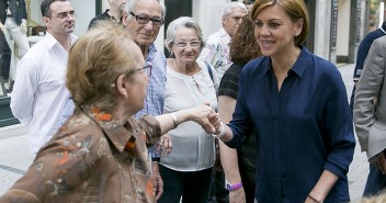 María Dolores de Cospedal visita Girona