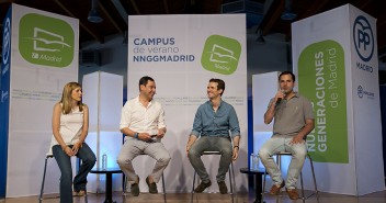 Pablo Casado y Juanma Moreno en el campus de verano de NNGG Madrid