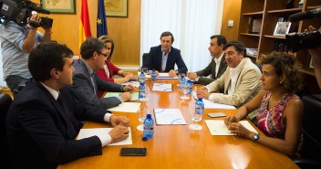 Reunión de los equipos negociadores de PP y Ciudadanos