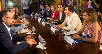 Reunión de los equipos negociadores de PP y Ciudadanos
