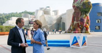 Mª Dolores de Cospedal y Alfonso Alonso a su llegada al encuentro de presidentes autonómicos del PP