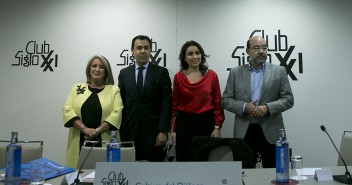 Fernando Martínez-Maillo interviene en la charla-coloquio del Club Siglo XXI