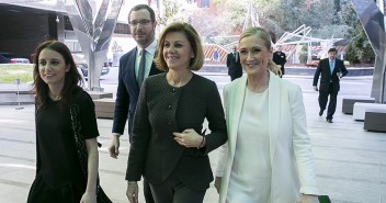 María Dolores de Cospedal llega al acto con Andrea Levy, Javier Maroto y Cristina Cifuentes