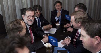 Mariano Rajoy se reúne con el primer ministro de Irlanda, Enda Kenny, en el Congreso del PPE en Malta