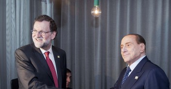 Mariano Rajoy con Silvio Berlusconi en el Congreso del PPE en Malta