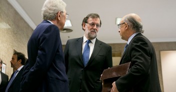 Mariano Rajoy y Cristóbal Montoro en el Congreso de los Diputados