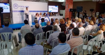 Juanma Moreno clausura el congreso del PP de San Fernando