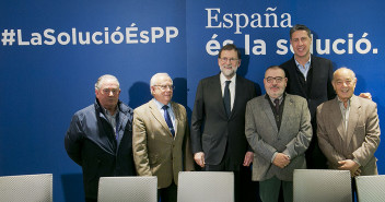 Mariano Rajoy se reúne con representantes de la Federación de Casas Regionales