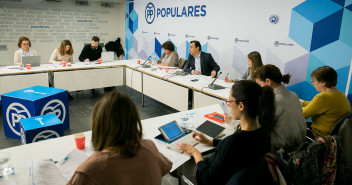 Desayuno informativo de Fernando Martínez Maillo con periodistas acerca de la Convención Nacional de Sevilla