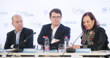 El Secretario Ejecutivo del PP en el Exterior, Ramón Moreno, junto a el Presidente del PP de Castilla y León Alfonso Fernández Mañueco