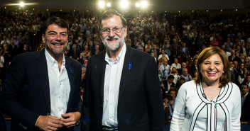 Mariano Rajoy, Isabel Bonig y Luis Barcala en Alicante.