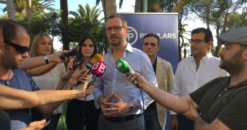 Javier Maroto clausura un acto de NNGG en Ibiza