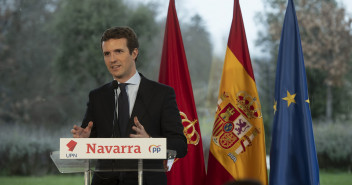 Firma del pacto Partido Popular y UPN en Pamplona