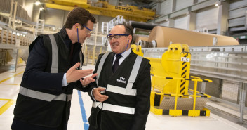 Visita de Pablo Casado a Zaragoza y a la fábrica de papel de SAICA