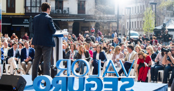 Pablo Casado, en un encuentro con los candidatos de la zona del “Besaya” en Torrelavega