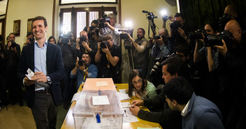 Pablo Casado ejerciendo su derecho al voto